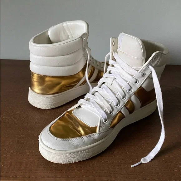 Poshmark gucci shoes discount